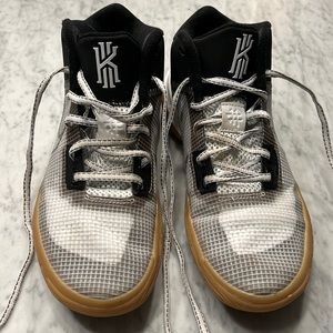 Nike Kyrie Flytrap 4 high top basketball shoes